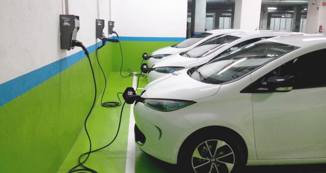 Vehículo eléctrico: instalar punto de recarga en garaje comunitario