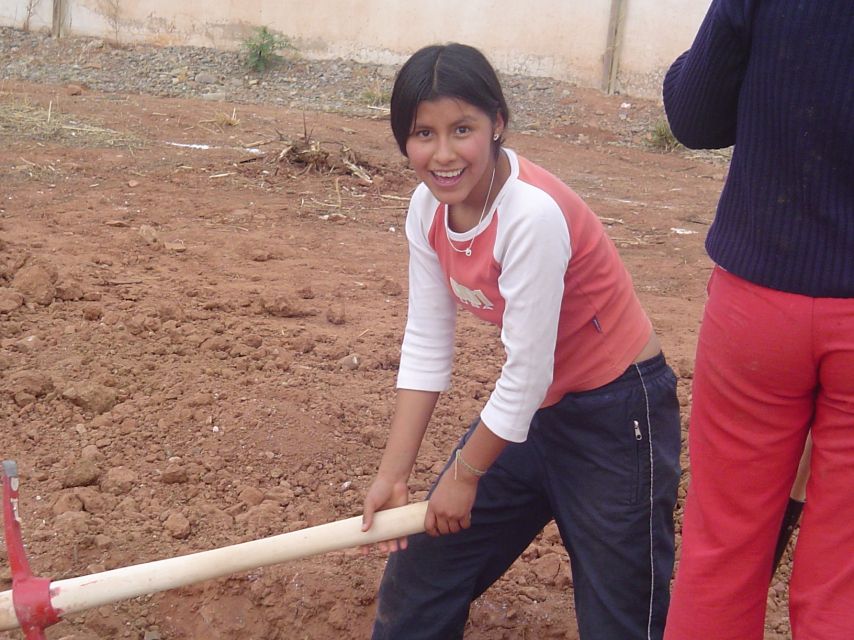 bolivia_alumna_en_excavacion