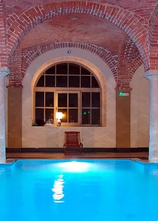 hotel-wellness-swimming-pool-vault
