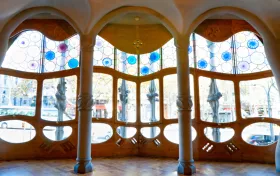 iluminacion_natural_en_los_espacios_de_gaudi_1920_700_cabecera